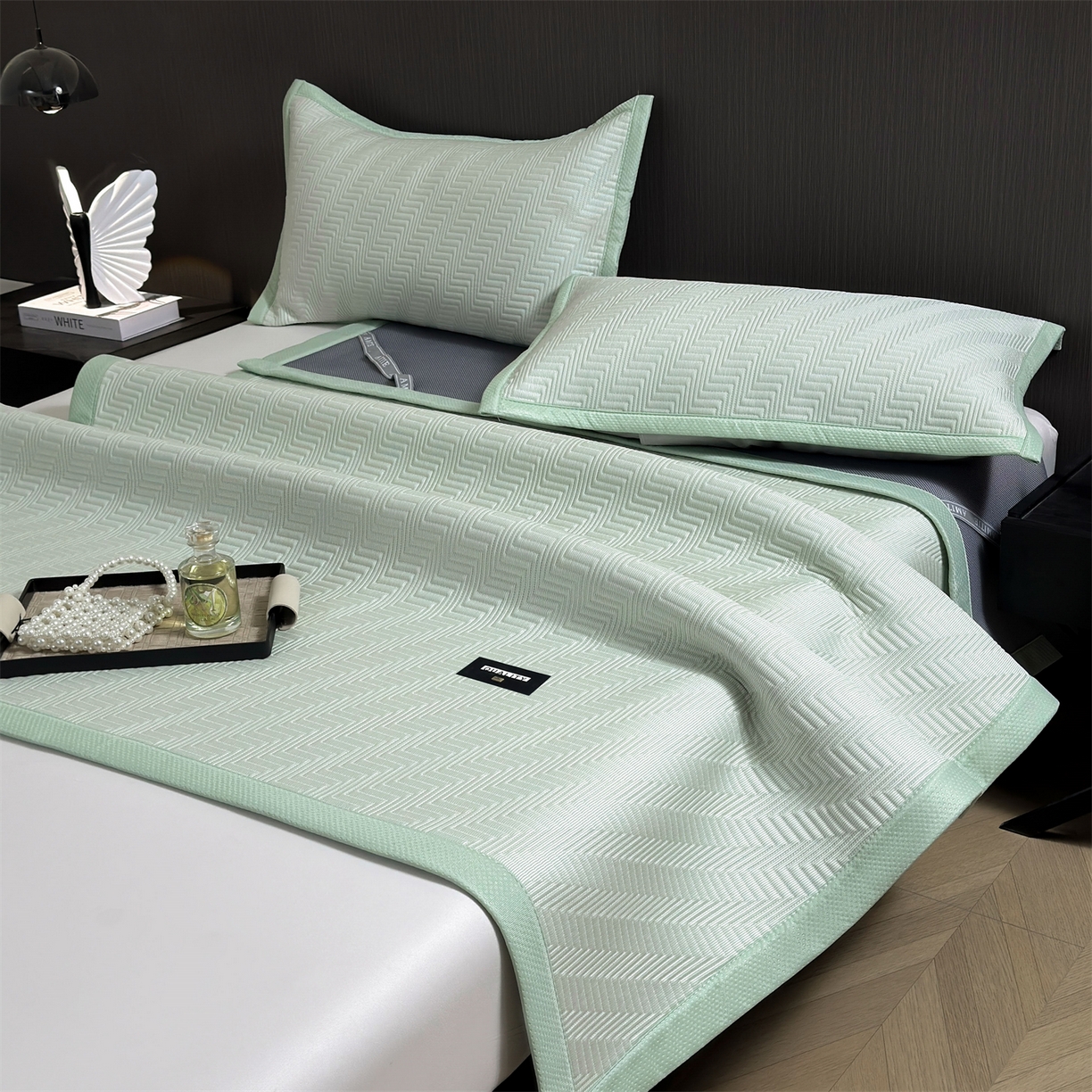 91家纺网 家纺一手货源 找家纺 耐思家纺 2026新款A类高克重三明治复合乙纶提花冰豆豆凉席床笠冰棱斜纹系列（提供买家秀） 冰棱斜纹-绿床席款