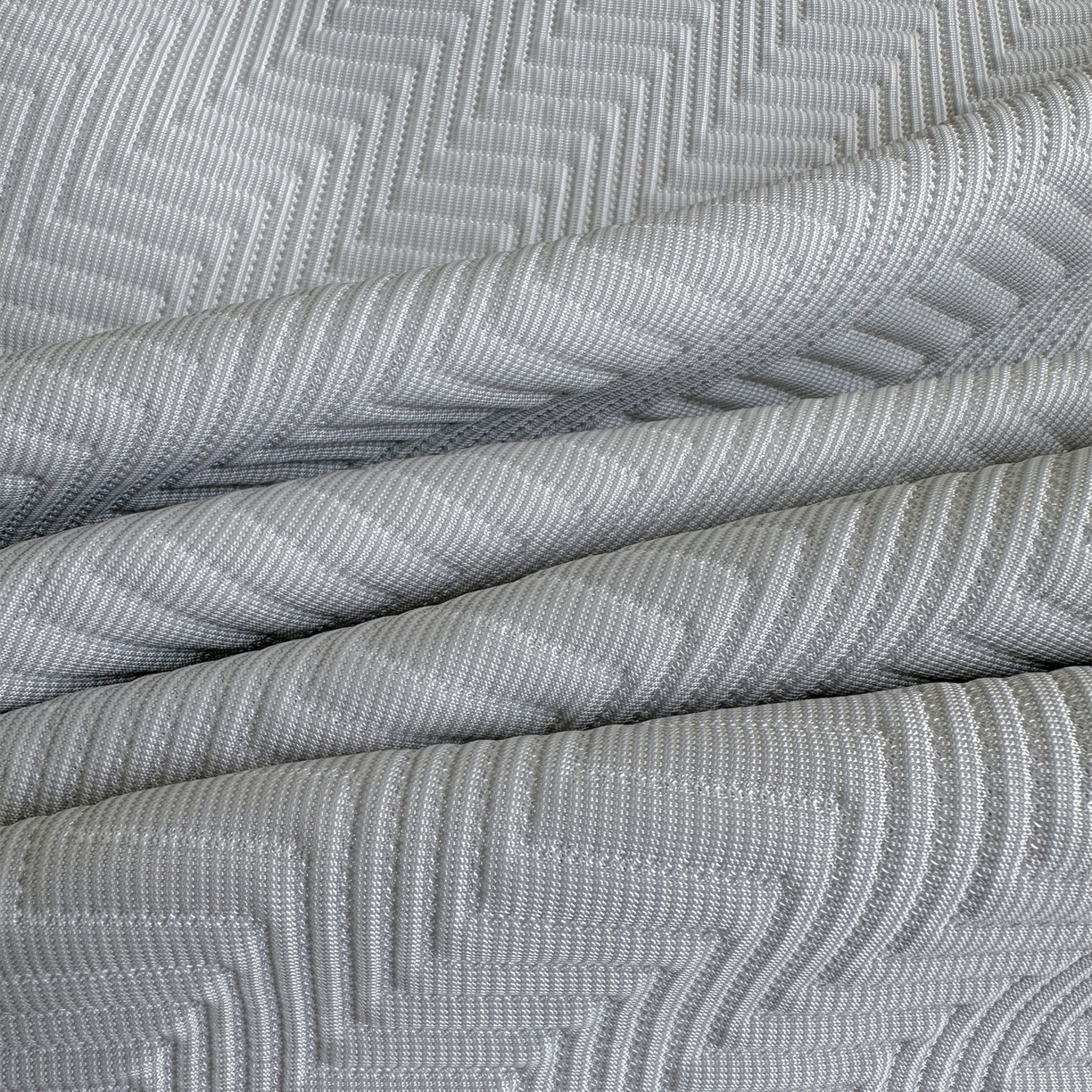 91家纺网 家纺一手货源 找家纺 耐思家纺 2026新款A类高克重三明治复合乙纶提花冰豆豆凉席床笠冰棱斜纹系列（提供买家秀） 冰棱斜纹-灰床笠款