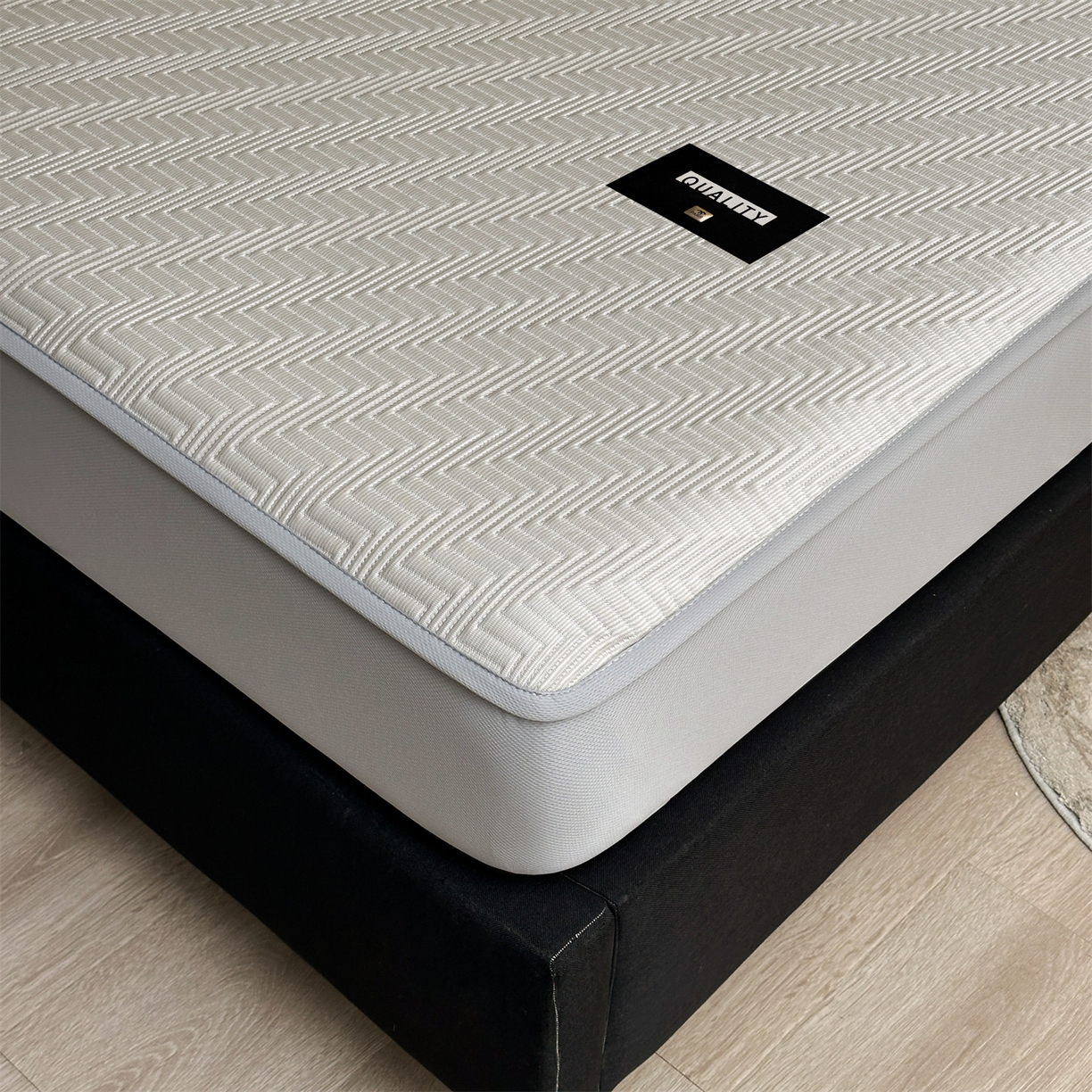 91家纺网 家纺一手货源 找家纺 耐思家纺 2026新款A类高克重三明治复合乙纶提花冰豆豆凉席床笠冰棱斜纹系列（提供买家秀） 冰棱斜纹-卡其床笠款