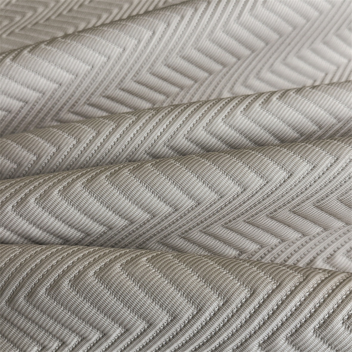 91家纺网 家纺一手货源 找家纺 耐思家纺 2026新款A类高克重三明治复合乙纶提花冰豆豆凉席床笠冰棱斜纹系列（提供买家秀） 冰棱斜纹-卡其床笠款