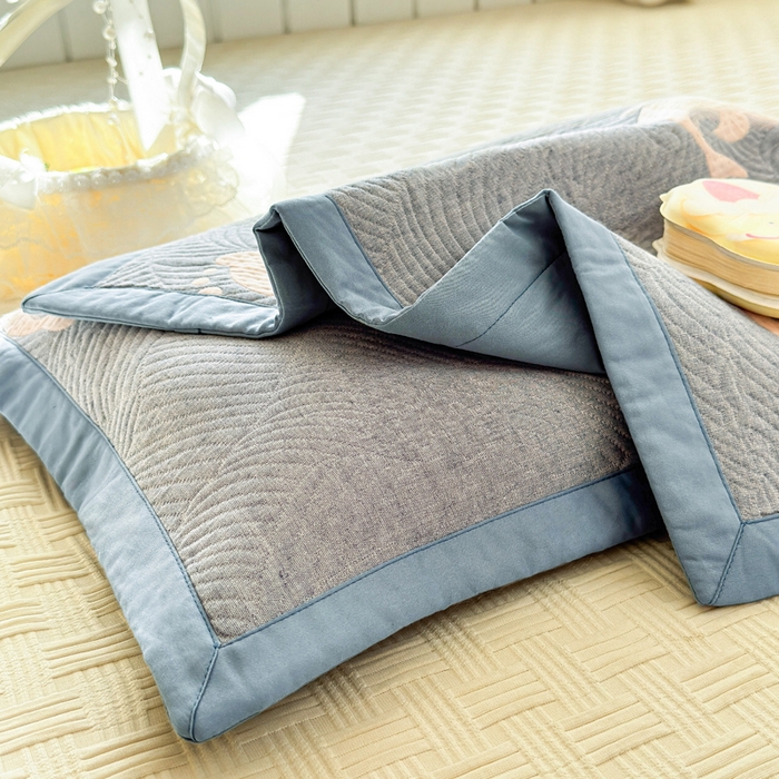 91家纺网 家纺一手货源 找家纺 姝辰 2026新款卡通儿童三层纱提花枕套全棉乳胶枕头套 大鱼蓝