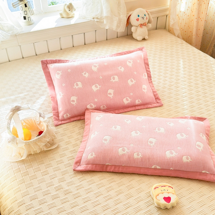 91家纺网 家纺一手货源 找家纺 姝辰 2026新款卡通儿童三层纱提花枕套全棉乳胶枕头套 粉象象