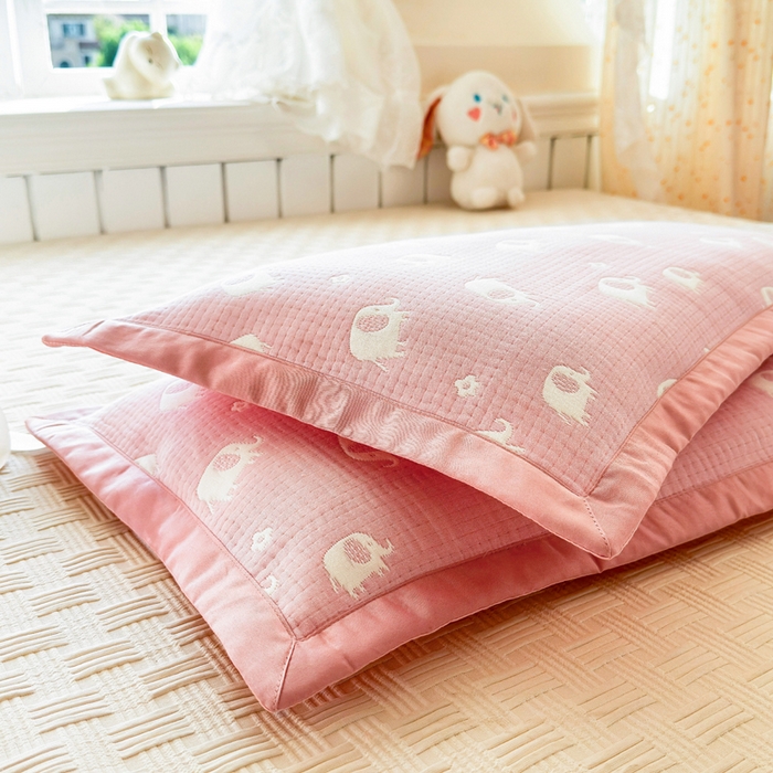 91家纺网 家纺一手货源 找家纺 姝辰 2026新款卡通儿童三层纱提花枕套全棉乳胶枕头套 粉象象