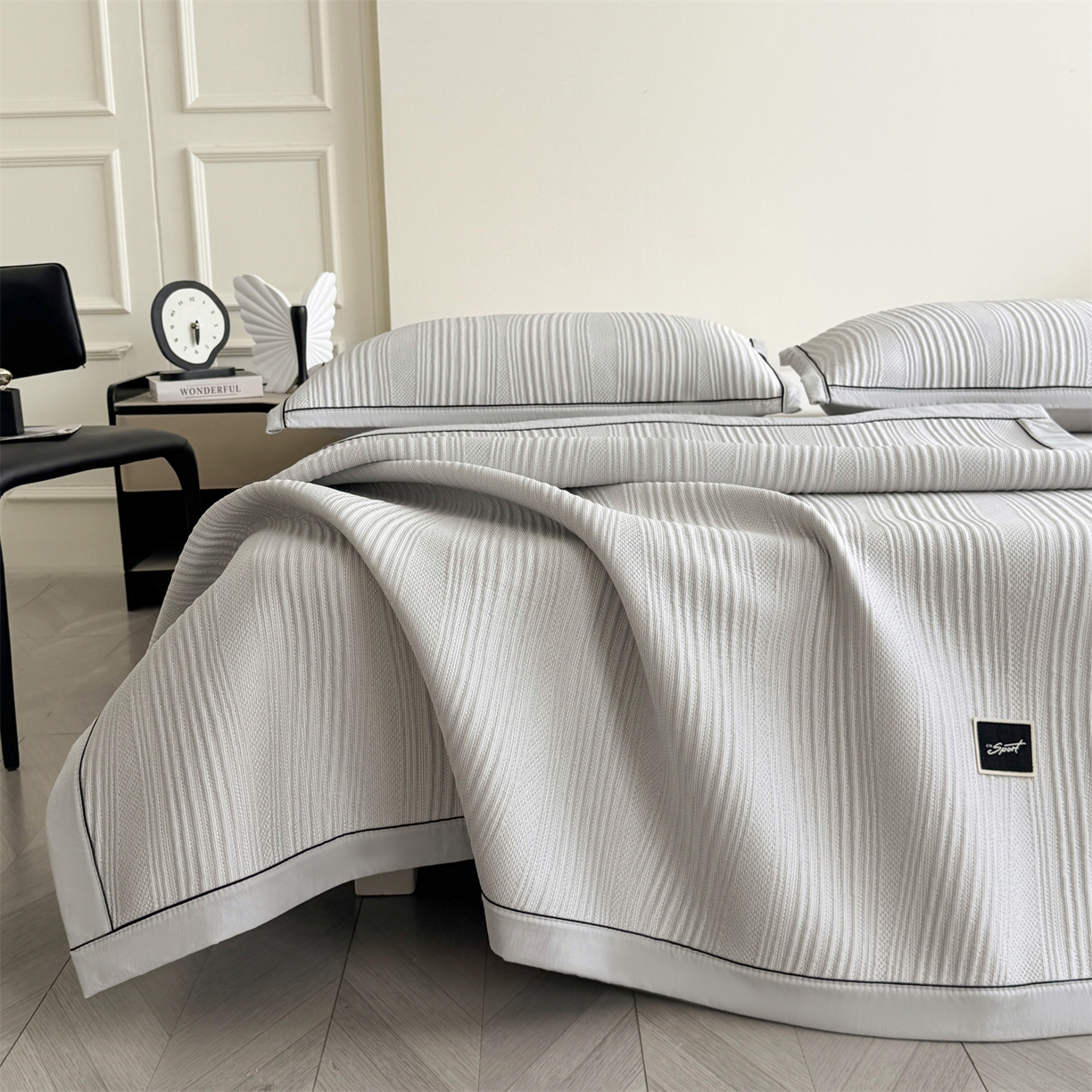 91家纺网 家纺一手货源 找家纺 （总）耐思家纺 2026新款A类高克重三明治复合乙纶提花冰豆豆凉席床笠小蛮腰系列（提供买家秀）