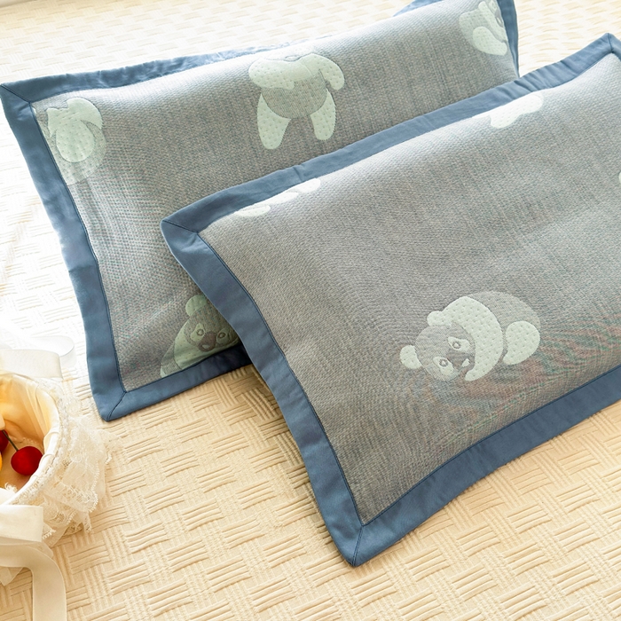 91家纺网 家纺一手货源 找家纺 姝辰 2026新款卡通儿童三层纱提花枕套全棉乳胶枕头套 可爱熊蓝