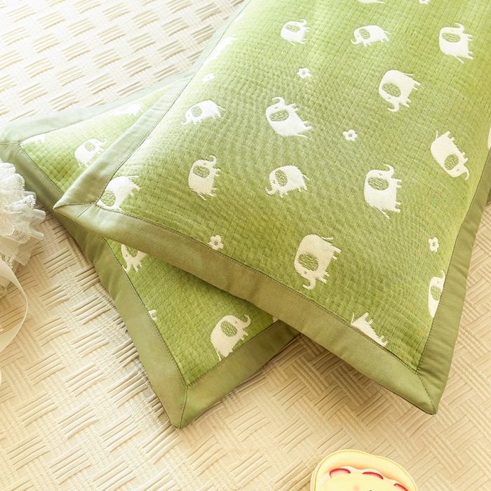 91家纺网 家纺一手货源 找家纺 姝辰 2026新款卡通儿童三层纱提花枕套全棉乳胶枕头套 绿象象