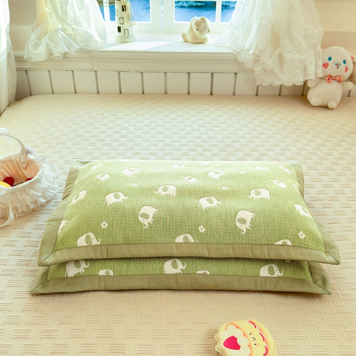 91家纺网 家纺一手货源 找家纺 姝辰 2026新款卡通儿童三层纱提花枕套全棉乳胶枕头套 绿象象