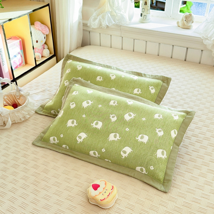 91家纺网 家纺一手货源 找家纺 姝辰 2026新款卡通儿童三层纱提花枕套全棉乳胶枕头套 绿象象