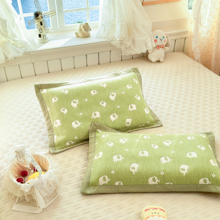 91家纺网 家纺一手货源 找家纺 姝辰 2026新款卡通儿童三层纱提花枕套全棉乳胶枕头套 绿象象