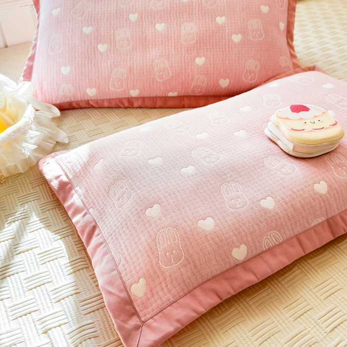 91家纺网 家纺一手货源 找家纺 姝辰 2026新款卡通儿童三层纱提花枕套全棉乳胶枕头套 兔叽叽