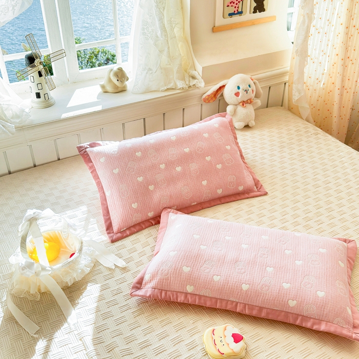91家纺网 家纺一手货源 找家纺 姝辰 2026新款卡通儿童三层纱提花枕套全棉乳胶枕头套 兔叽叽