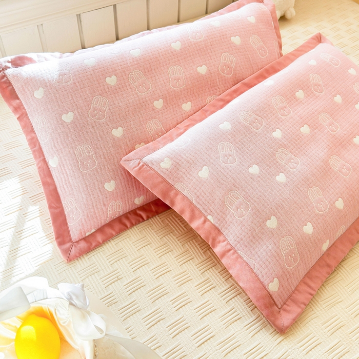 91家纺网 家纺一手货源 找家纺 姝辰 2026新款卡通儿童三层纱提花枕套全棉乳胶枕头套 兔叽叽