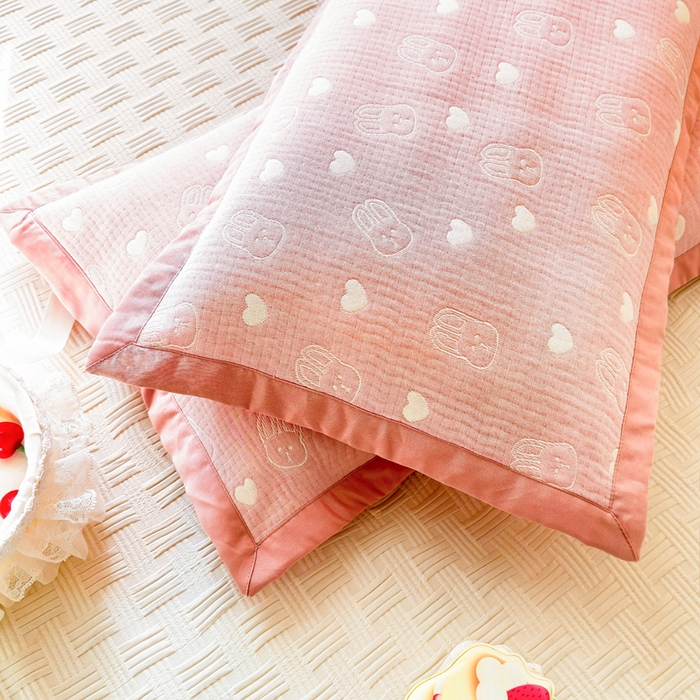 91家纺网 家纺一手货源 找家纺 姝辰 2026新款卡通儿童三层纱提花枕套全棉乳胶枕头套 兔叽叽