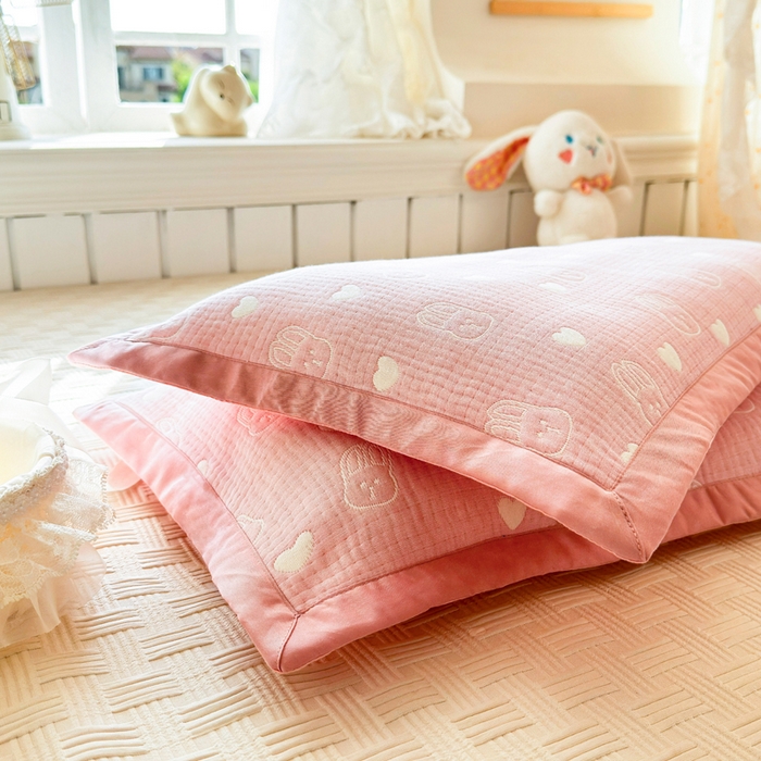 91家纺网 家纺一手货源 找家纺 姝辰 2026新款卡通儿童三层纱提花枕套全棉乳胶枕头套 兔叽叽