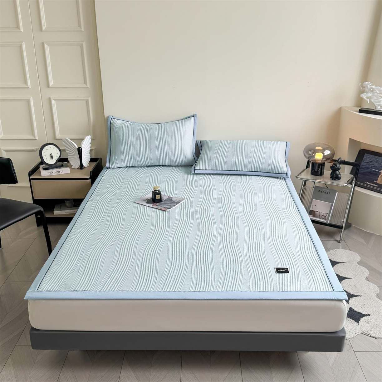 91家纺网 家纺一手货源 找家纺 耐思家纺 2026新款A类高克重三明治复合乙纶提花冰豆豆凉席床笠小蛮腰系列（提供买家秀） 小蛮腰-蓝床席款