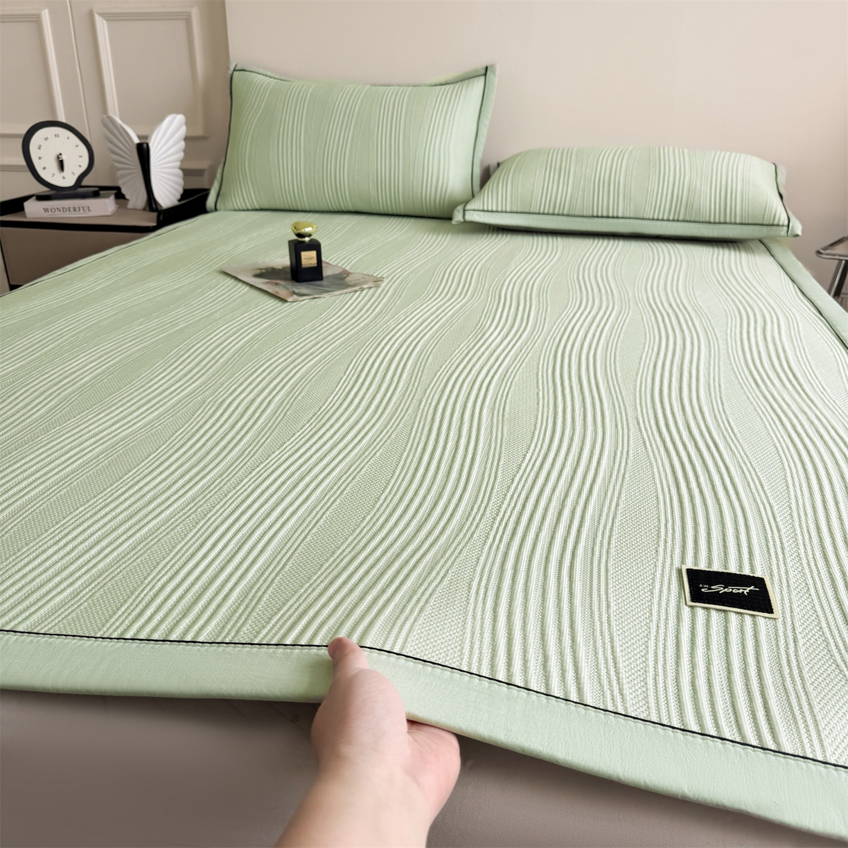 91家纺网 家纺一手货源 找家纺 耐思家纺 2026新款A类高克重三明治复合乙纶提花冰豆豆凉席床笠小蛮腰系列（提供买家秀） 小蛮腰-绿床席款