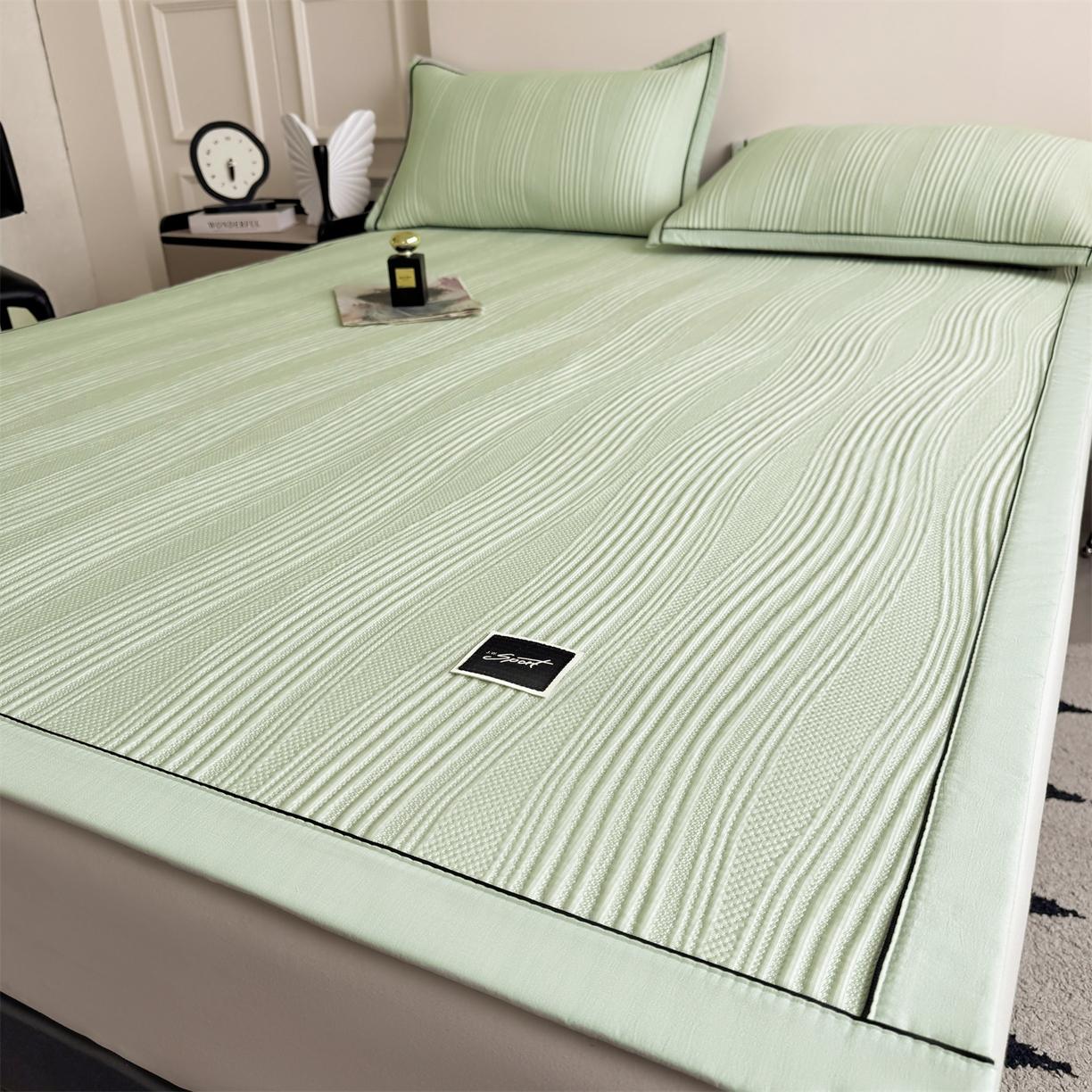 91家纺网 家纺一手货源 找家纺 耐思家纺 2026新款A类高克重三明治复合乙纶提花冰豆豆凉席床笠小蛮腰系列（提供买家秀） 小蛮腰-绿床席款