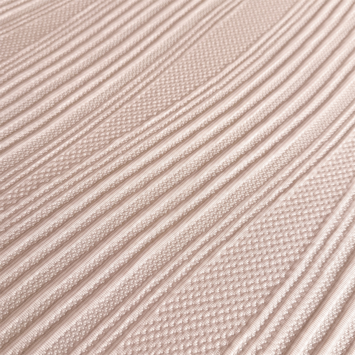 91家纺网 家纺一手货源 找家纺 耐思家纺 2026新款A类高克重三明治复合乙纶提花冰豆豆凉席床笠小蛮腰系列（提供买家秀） 小蛮腰-粉床笠款