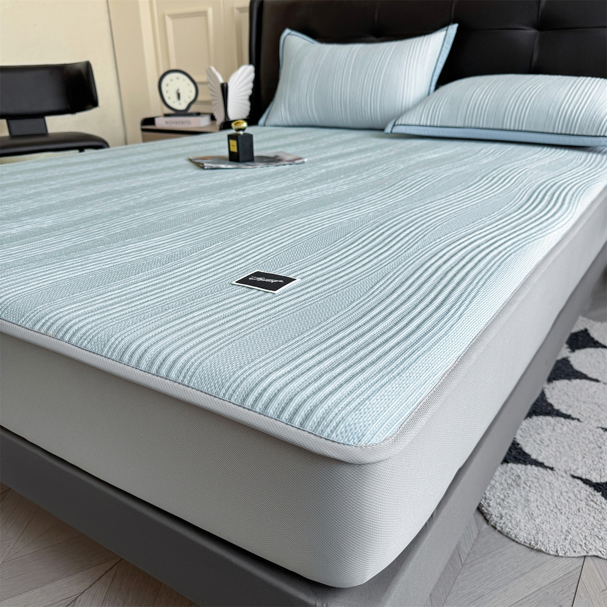 91家纺网 家纺一手货源 找家纺 耐思家纺 2026新款A类高克重三明治复合乙纶提花冰豆豆凉席床笠小蛮腰系列（提供买家秀） 小蛮腰-蓝床笠款