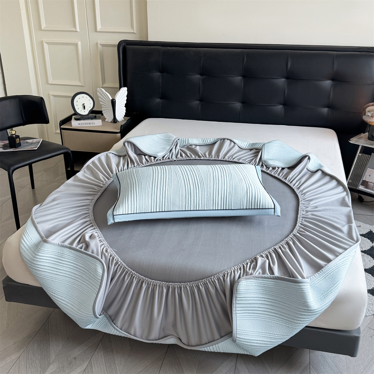 91家纺网 家纺一手货源 找家纺 耐思家纺 2026新款A类高克重三明治复合乙纶提花冰豆豆凉席床笠小蛮腰系列（提供买家秀） 小蛮腰-蓝床笠款