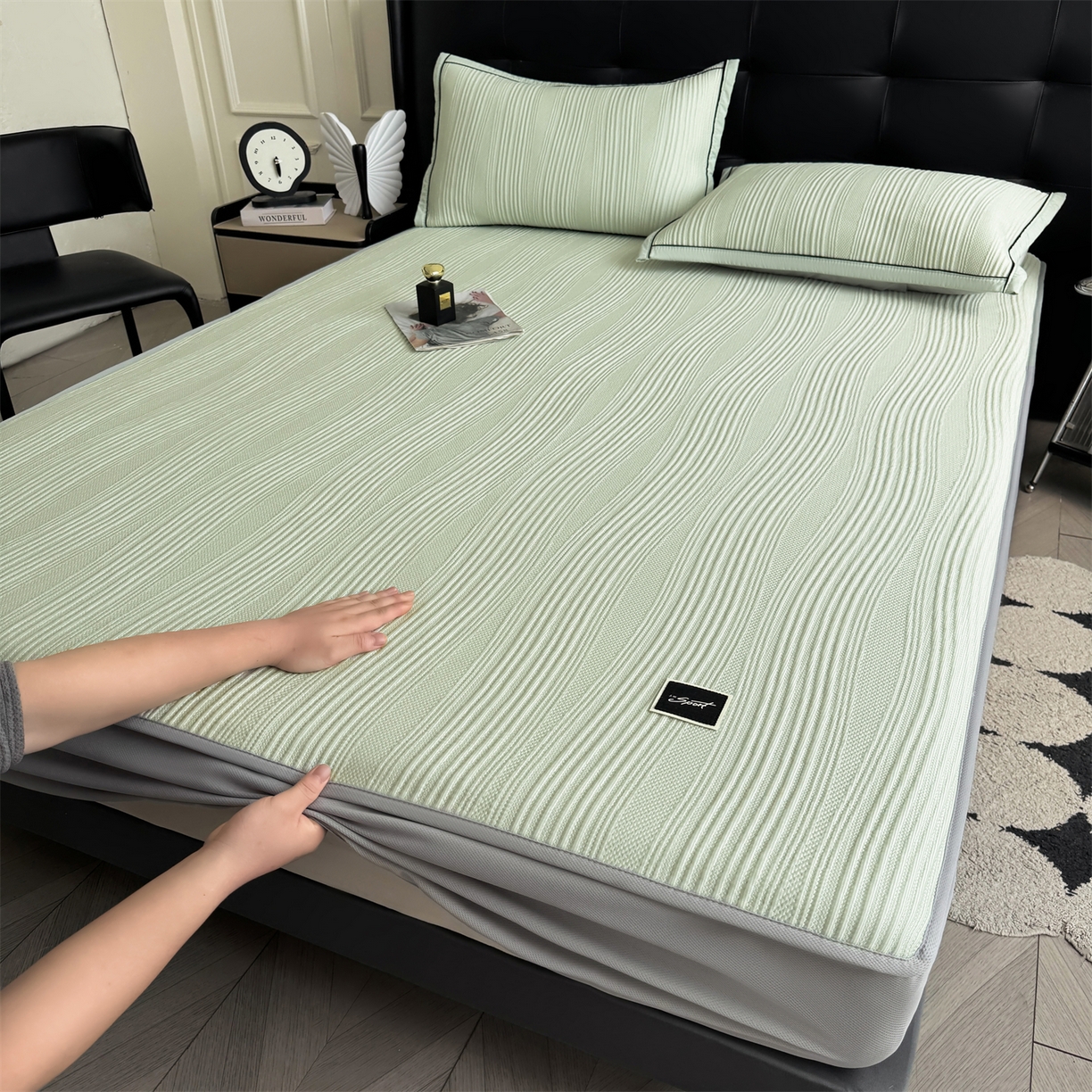 91家纺网 家纺一手货源 找家纺 耐思家纺 2026新款A类高克重三明治复合乙纶提花冰豆豆凉席床笠小蛮腰系列（提供买家秀） 小蛮腰-绿床笠款