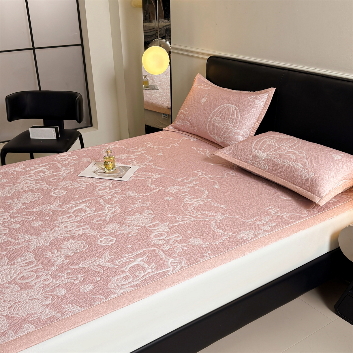 91家纺网 家纺一手货源 找家纺 （总）耐思家纺 2026新品高端复合三明治PE乙纶双面提花610克冰豆豆凉席迪奥风系列（提供买家秀）