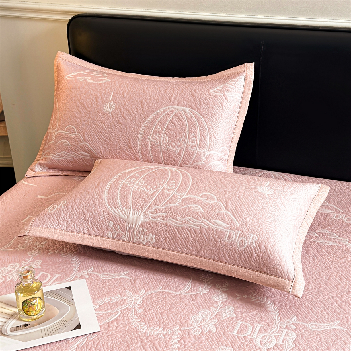 91家纺网 家纺一手货源 找家纺 （总）耐思家纺 2026新品高端复合三明治PE乙纶双面提花610克冰豆豆凉席迪奥风系列（提供买家秀）