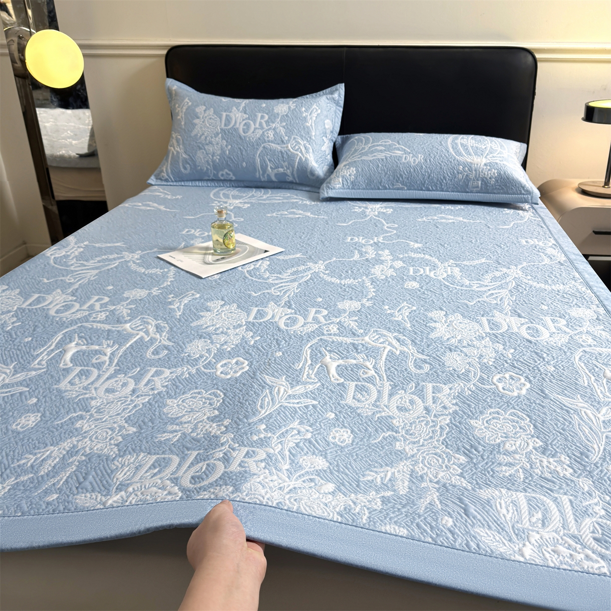 耐思家纺 2026新品高端复合三明治PE乙纶双面提花610克冰豆豆凉席迪奥风系列（提供买家秀） 迪奥风-蓝床席款