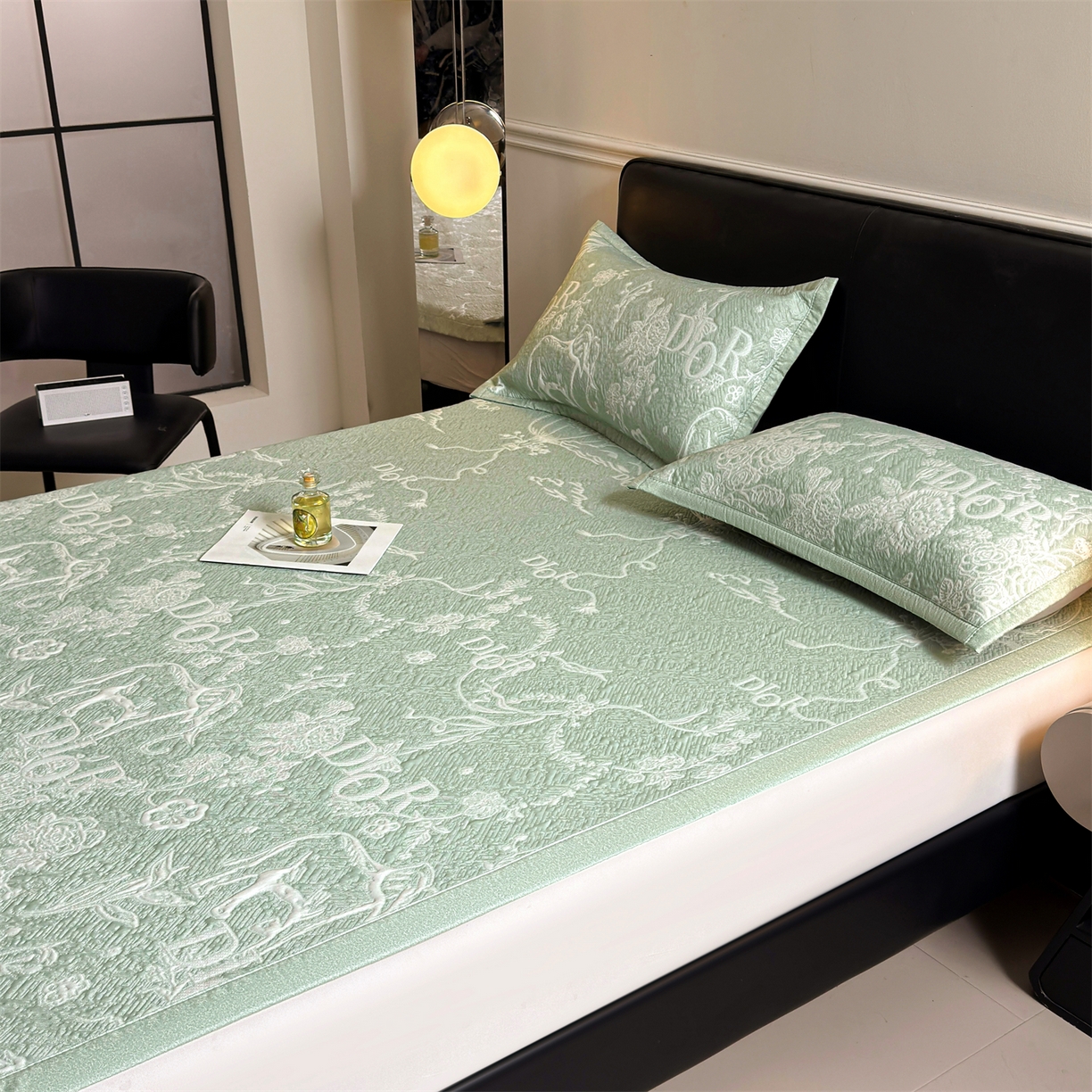 91家纺网 家纺一手货源 找家纺 耐思家纺 2026新品高端复合三明治PE乙纶双面提花610克冰豆豆凉席迪奥风系列（提供买家秀） 迪奥风-绿床席款