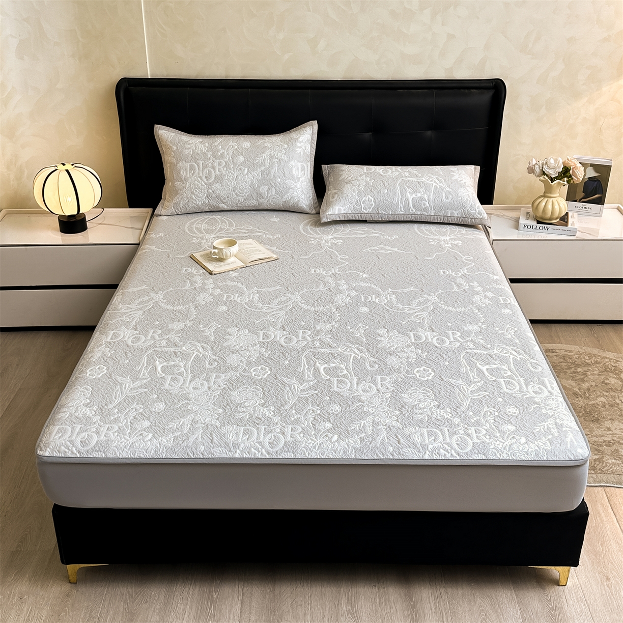 91家纺网 家纺一手货源 找家纺 耐思家纺 2026新品高端复合三明治PE乙纶双面提花610克冰豆豆凉席迪奥风系列（提供买家秀） 迪奥风-灰床笠款