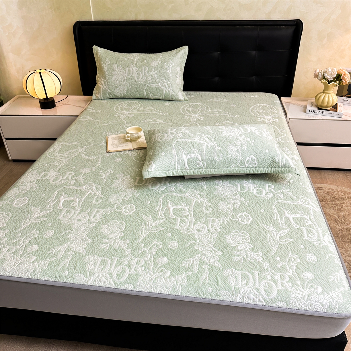 91家纺网 家纺一手货源 找家纺 耐思家纺 2026新品高端复合三明治PE乙纶双面提花610克冰豆豆凉席迪奥风系列（提供买家秀） 迪奥风-绿床笠款