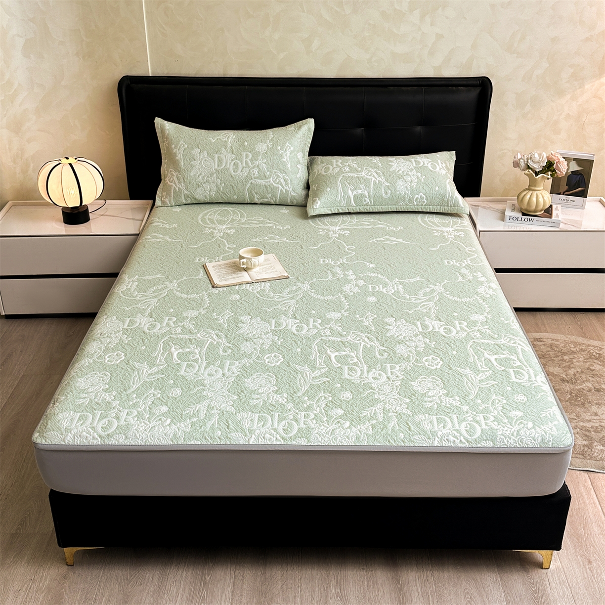 91家纺网 家纺一手货源 找家纺 耐思家纺 2026新品高端复合三明治PE乙纶双面提花610克冰豆豆凉席迪奥风系列（提供买家秀） 迪奥风-绿床笠款