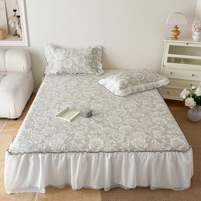 91家纺网 家纺一手货源 找家纺 （总）吾欢心 2026新款法式凉感530克高克重PE乙纶双面大提花床裙凉席席子三件套-玫瑰庄园