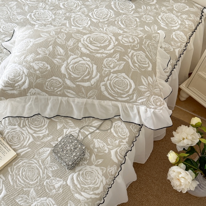 91家纺网 家纺一手货源 找家纺 （总）吾欢心 2026新款法式凉感530克高克重PE乙纶双面大提花床裙凉席席子三件套-玫瑰庄园