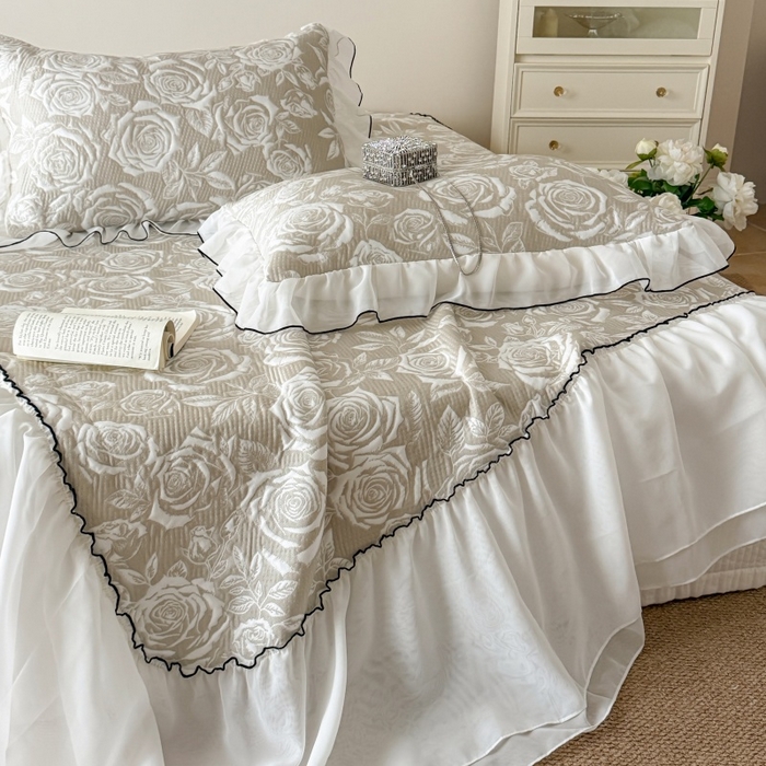 91家纺网 家纺一手货源 找家纺 （总）吾欢心 2026新款法式凉感530克高克重PE乙纶双面大提花床裙凉席席子三件套-玫瑰庄园