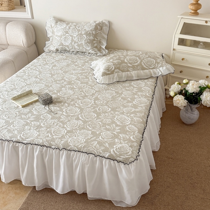 91家纺网 家纺一手货源 找家纺 吾欢心 2026新款法式凉感530克高克重PE乙纶双面大提花床裙凉席席子三件套-玫瑰庄园 玫瑰庄园咖