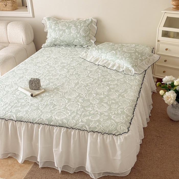 91家纺网 家纺一手货源 找家纺 吾欢心 2026新款法式凉感530克高克重PE乙纶双面大提花床裙凉席席子三件套-玫瑰庄园 玫瑰庄园绿