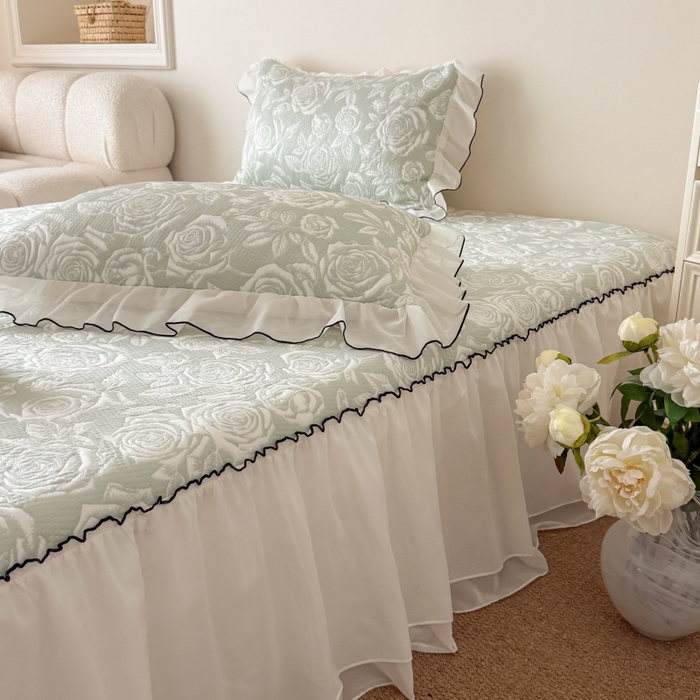 91家纺网 家纺一手货源 找家纺 吾欢心 2026新款法式凉感530克高克重PE乙纶双面大提花床裙凉席席子三件套-玫瑰庄园 玫瑰庄园绿