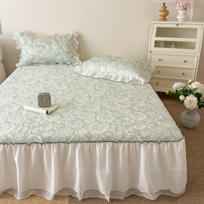 91家纺网 家纺一手货源 找家纺 吾欢心 2026新款法式凉感530克高克重PE乙纶双面大提花床裙凉席席子三件套-玫瑰庄园 玫瑰庄园绿