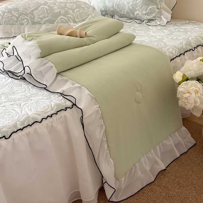 91家纺网 家纺一手货源 找家纺 吾欢心 2026新款法式凉感530克高克重PE乙纶双面大提花床裙凉席席子三件套-玫瑰庄园 玫瑰庄园绿