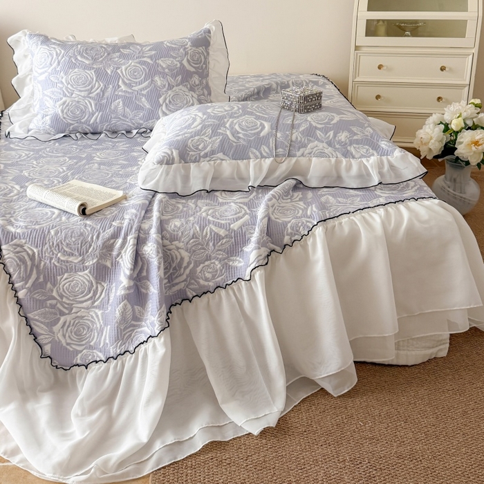 91家纺网 家纺一手货源 找家纺 吾欢心 2026新款法式凉感530克高克重PE乙纶双面大提花床裙凉席席子三件套-玫瑰庄园 玫瑰庄园紫