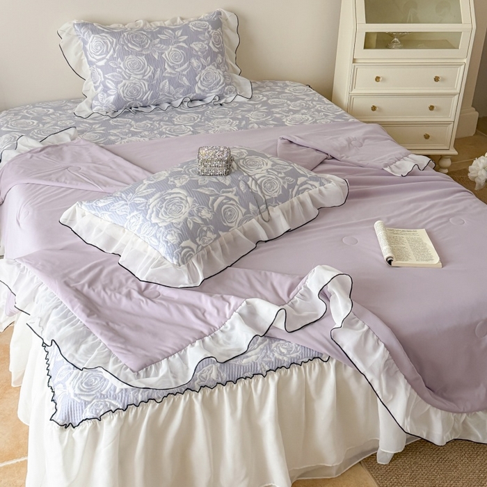 91家纺网 家纺一手货源 找家纺 吾欢心 2026新款法式凉感530克高克重PE乙纶双面大提花床裙凉席席子三件套-玫瑰庄园 玫瑰庄园紫
