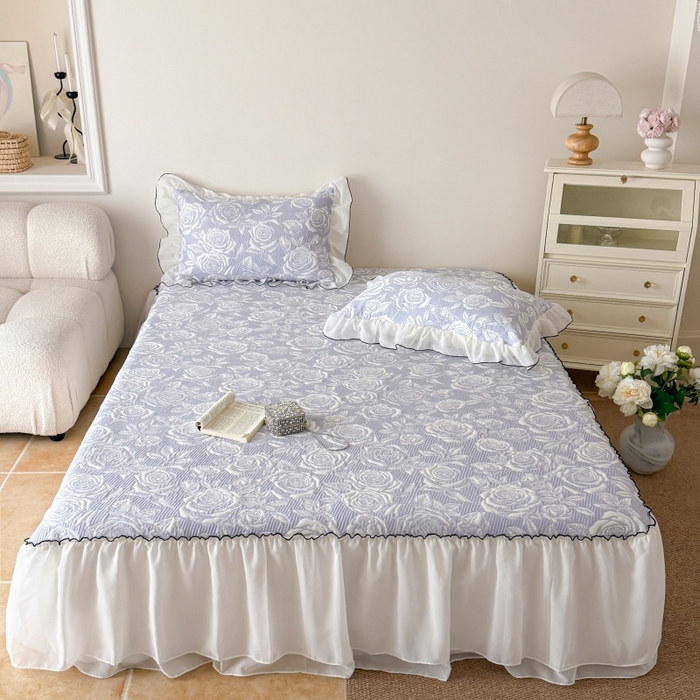 91家纺网 家纺一手货源 找家纺 吾欢心 2026新款法式凉感530克高克重PE乙纶双面大提花床裙凉席席子三件套-玫瑰庄园 玫瑰庄园紫