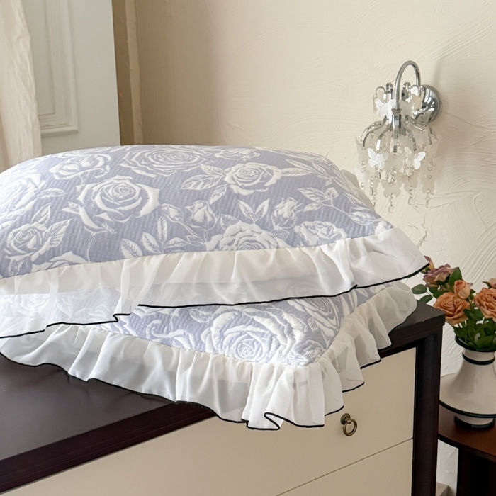 91家纺网 家纺一手货源 找家纺 吾欢心 2026新款法式凉感530克高克重PE乙纶双面大提花床裙凉席席子三件套-玫瑰庄园 组合图仅供展示不可下单