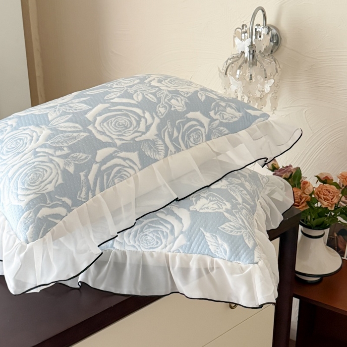 91家纺网 家纺一手货源 找家纺 吾欢心 2026新款法式凉感530克高克重PE乙纶双面大提花床裙凉席席子三件套-玫瑰庄园 组合图仅供展示不可下单