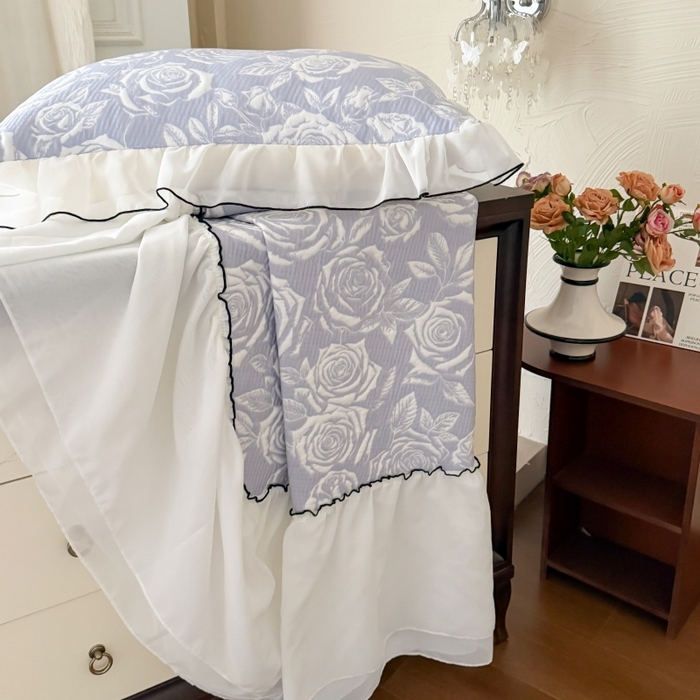 91家纺网 家纺一手货源 找家纺 吾欢心 2026新款法式凉感530克高克重PE乙纶双面大提花床裙凉席席子三件套-玫瑰庄园 组合图仅供展示不可下单