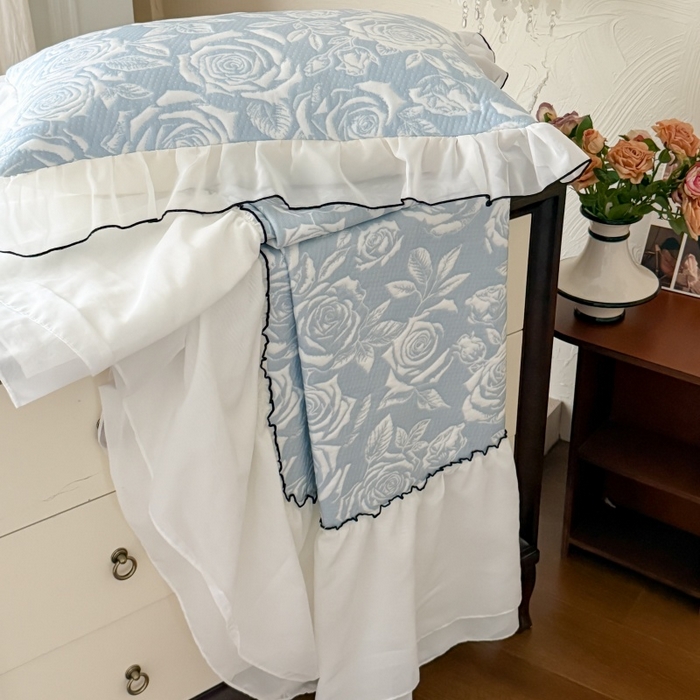 91家纺网 家纺一手货源 找家纺 吾欢心 2026新款法式凉感530克高克重PE乙纶双面大提花床裙凉席席子三件套-玫瑰庄园 组合图仅供展示不可下单