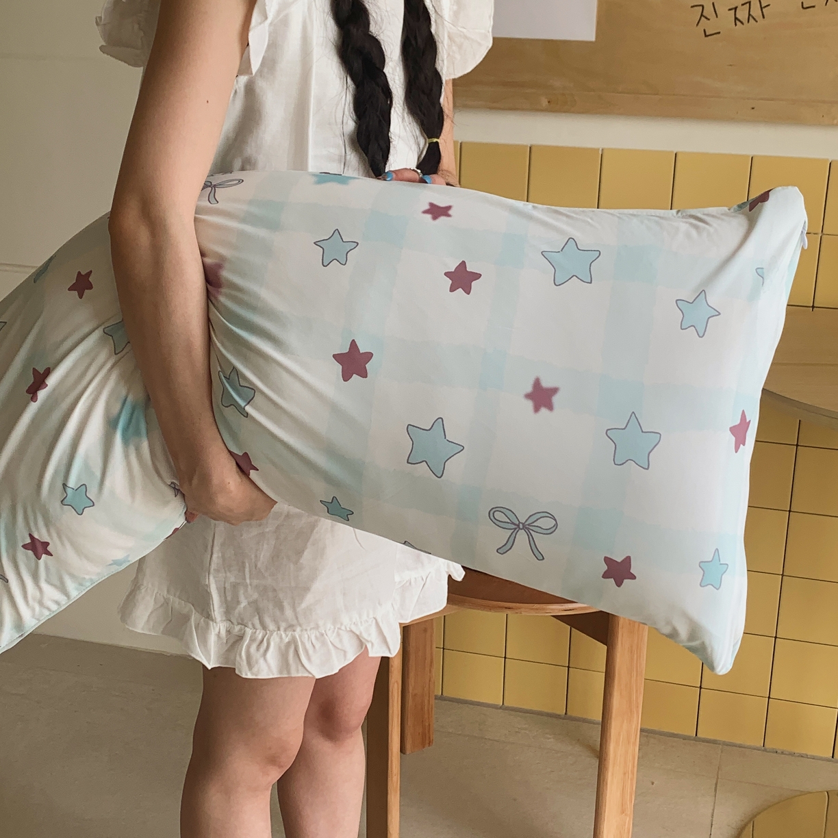 91家纺网 家纺一手货源 找家纺 桃喜 2026新款凉感多功能长抱枕 凉感抱枕-薄荷奶咖星星