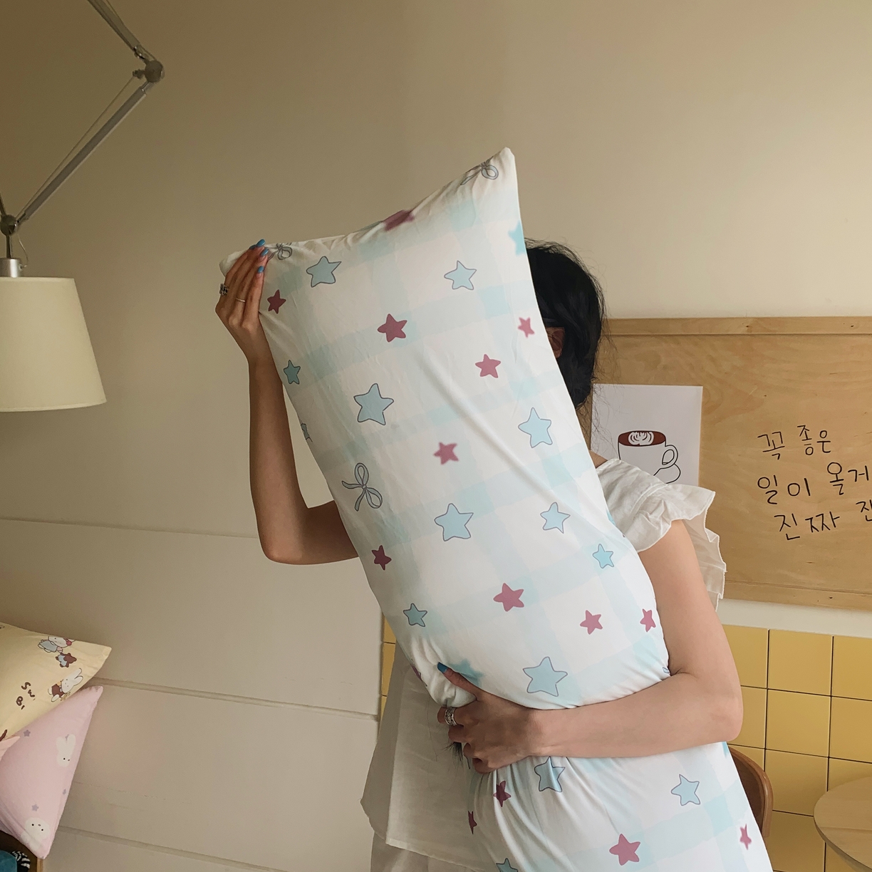 91家纺网 家纺一手货源 找家纺 桃喜 2026新款凉感多功能长抱枕 凉感抱枕-薄荷奶咖星星
