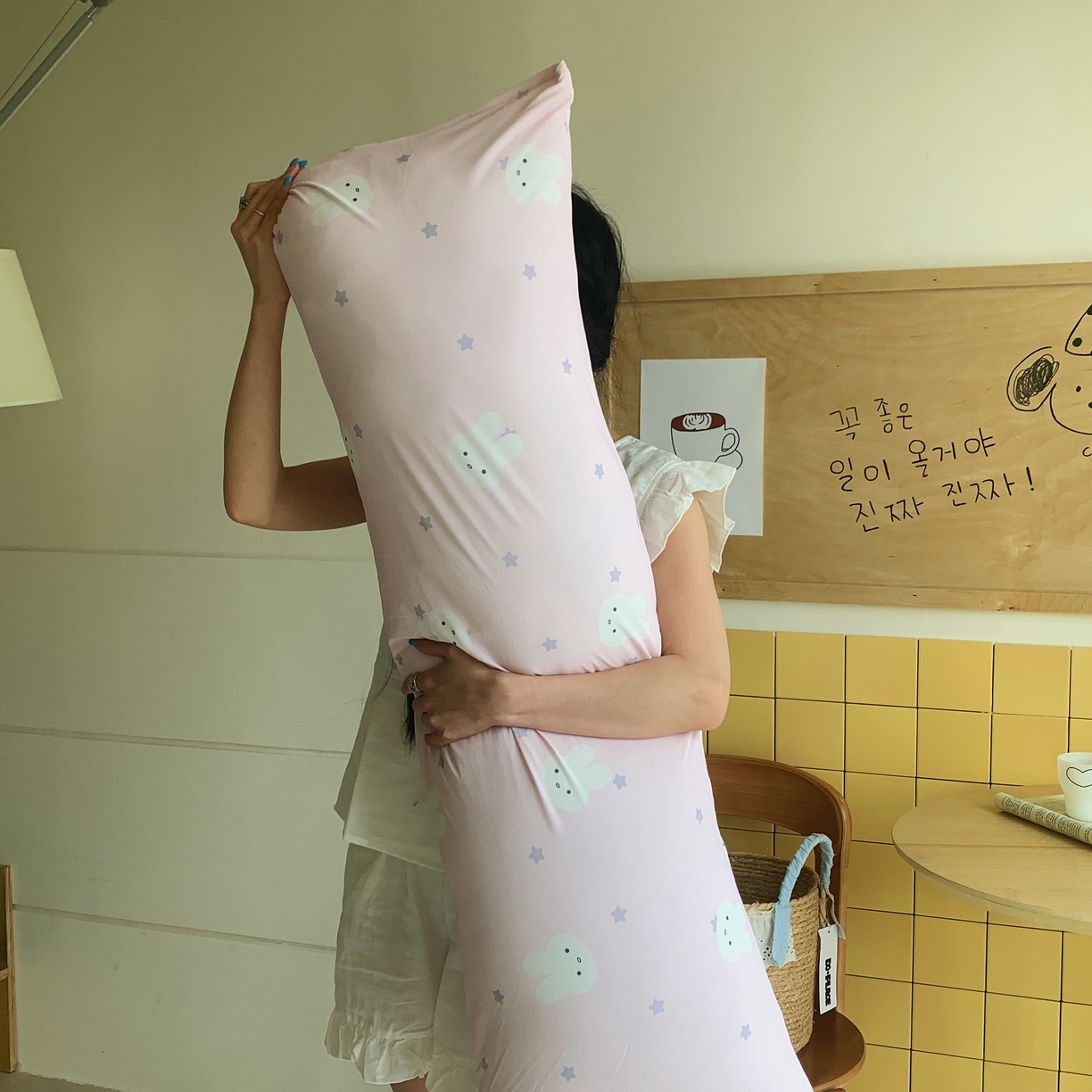 91家纺网 家纺一手货源 找家纺 桃喜 2026新款凉感多功能长抱枕 凉感抱枕-粉色星星兔